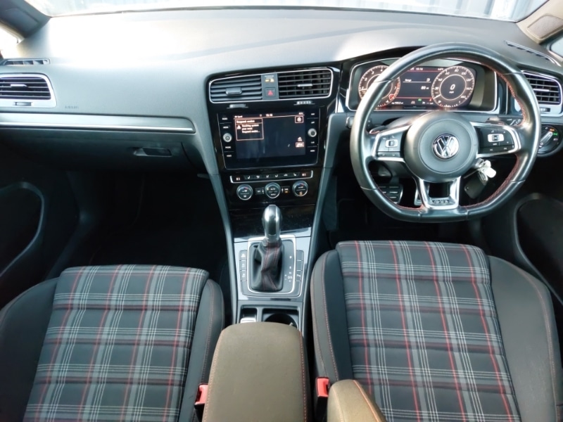 Used Volkswagen Golf 2019 for sale - 77228920: Photo 2