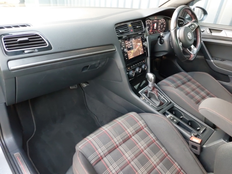 Used Volkswagen Golf 2019 for sale - 77228920: Photo 5