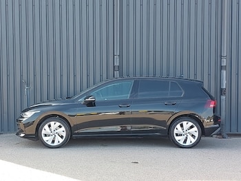 Used Volkswagen Golf 2024 for sale - 75369327: Photo
