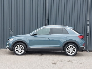 Used Volkswagen T-Roc 2024 for sale - 75424443: Photo