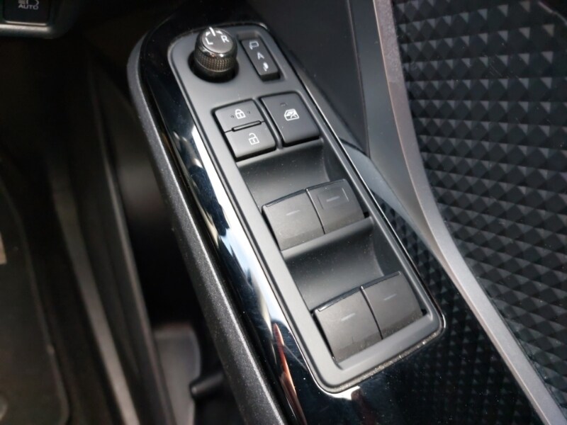 Used Toyota C-HR 2023 for sale - 78151501: Photo 12