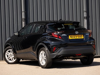 Used Toyota C-HR 2023 for sale - 78535049: Photo
