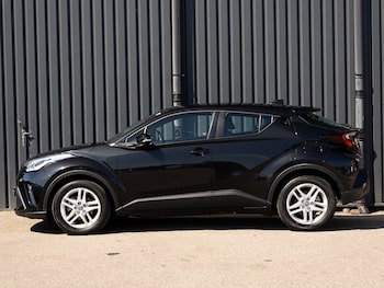 Used Toyota C-HR 2023 for sale - 78535049: Photo