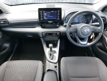 Used Toyota Yaris 2023 for sale - 78440603: Photo