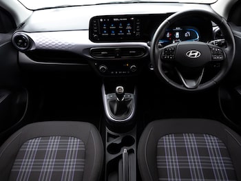 Used Hyundai i10 2024 for sale - 79106045: Photo