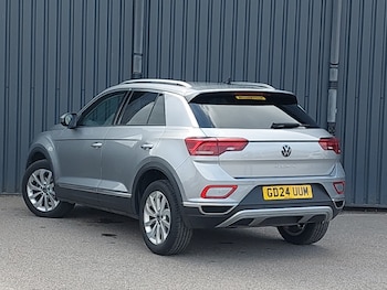 Used Volkswagen T-Roc 2024 for sale - 75285042: Photo