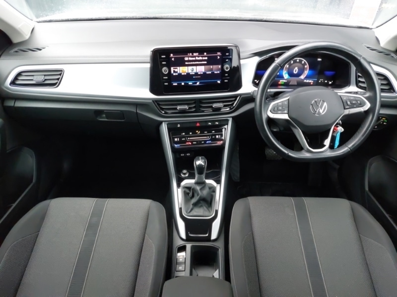 Used Volkswagen T-Roc 2023 for sale - 76816104: Photo 2