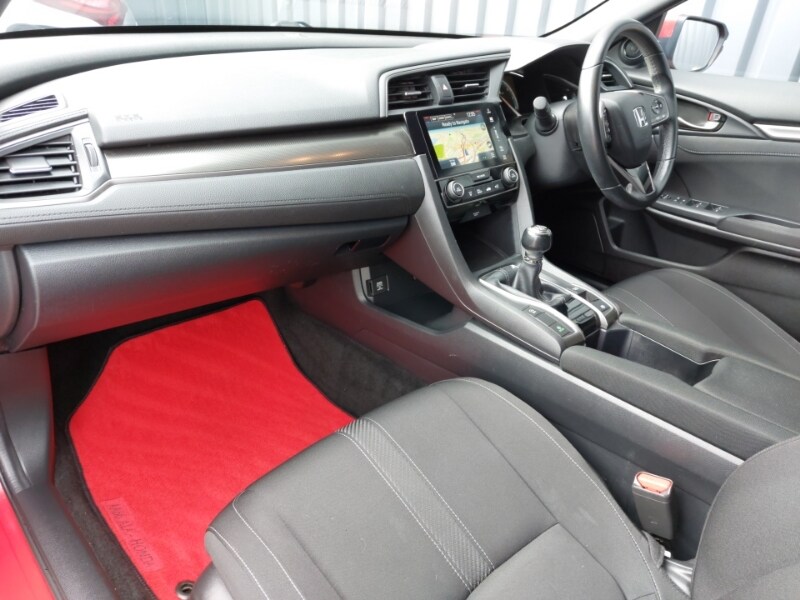 Used Honda Civic 2019 for sale - 76188272: Photo 5