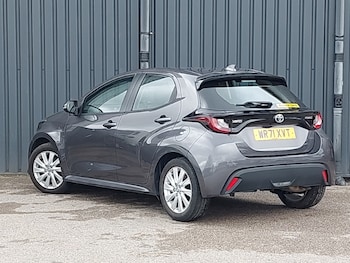 Used Toyota Yaris 2021 for sale - 78089174: Photo