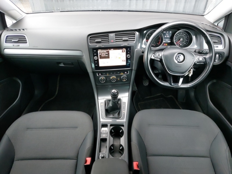 Used Volkswagen Golf 2019 for sale - 76947355: Photo 2