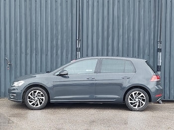 Used Volkswagen Golf 2019 for sale - 76947355: Photo