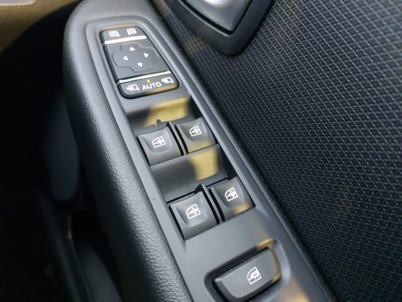 Used Renault Clio 2017 for sale - 76397407: Photo 12