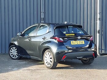 Used Toyota Yaris 2022 for sale - 76964015: Photo