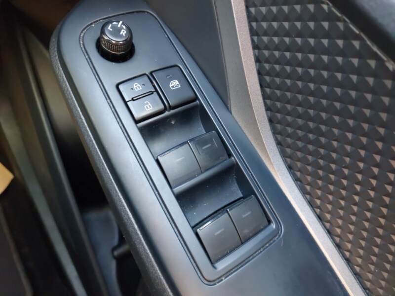 Used Toyota C-HR 2023 for sale - 78156031: Photo 12