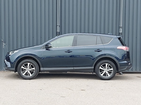 Used Toyota RAV4 2017 for sale - 76269011: Photo 4
