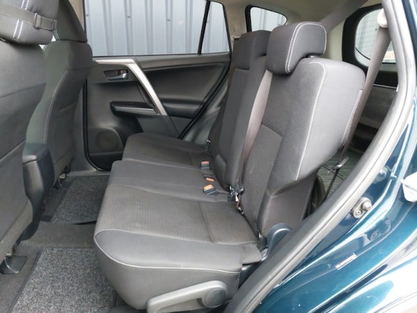 Used Toyota RAV4 2017 for sale - 76269011: Photo 6