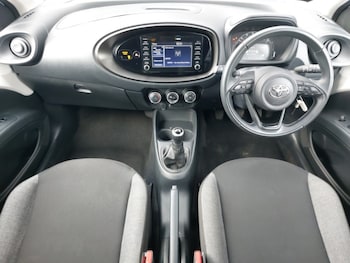 Used Toyota Aygo X 2023 for sale - 76145418: Photo 2