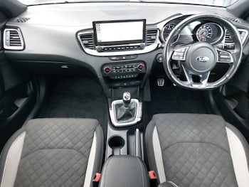 Used Kia Ceed 2020 for sale - 76150545: Photo 2