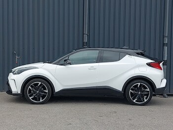 Used Toyota C-HR 2023 for sale - 78567560: Photo