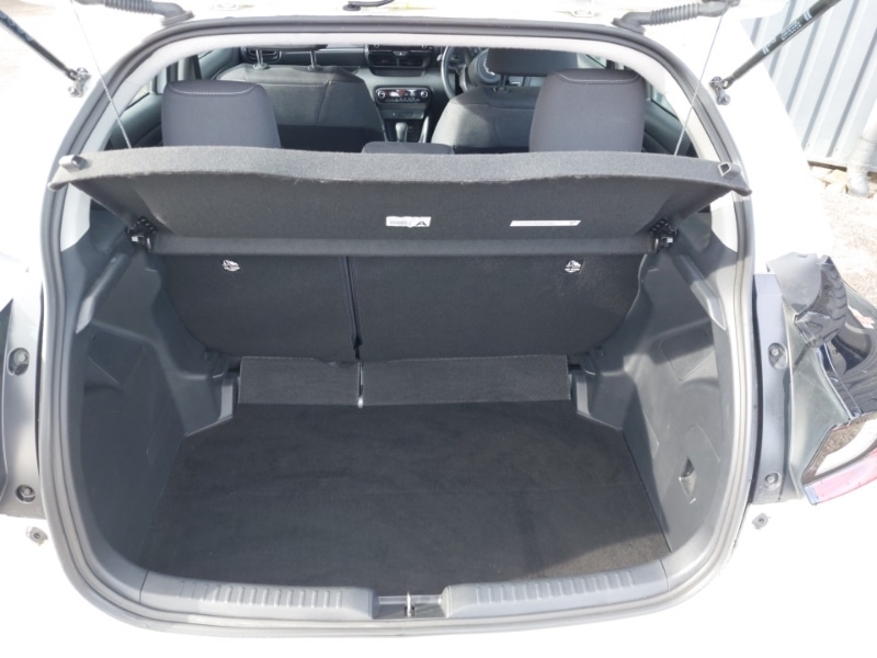 Used Toyota Yaris 2023 for sale - 77652067: Photo 8