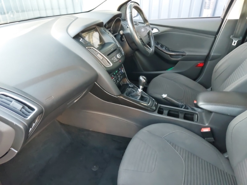 Used Ford Focus 2017 for sale - 77012462: Photo 5