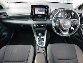 Used Toyota Yaris 2022 for sale - 76749197: Photo