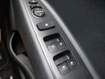 Used Kia Stonic 2022 for sale - 77837792: Photo