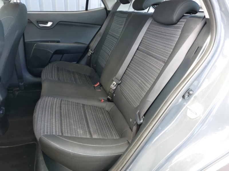 Used Kia Stonic 2022 for sale - 77837792: Photo 6