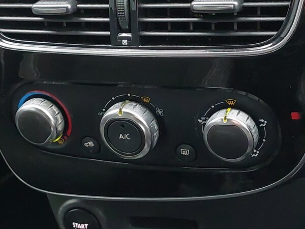 Used Renault Clio 2016 for sale - 76226117: Photo 17