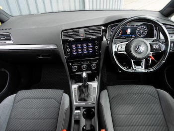 Used Volkswagen Golf 2018 for sale - 76321454: Photo 2