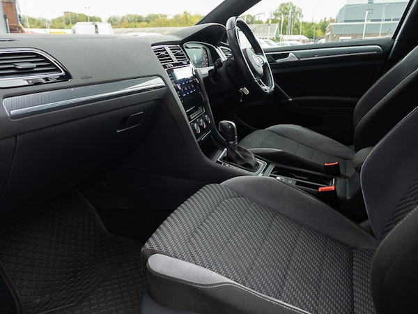 Used Volkswagen Golf 2018 for sale - 76321454: Photo 5