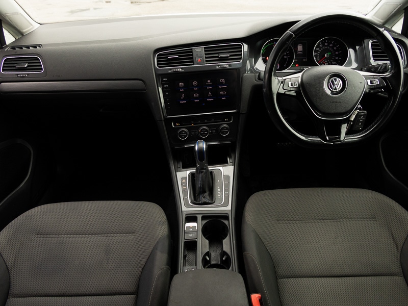 Used Volkswagen Golf 2018 for sale - 77119068: Photo 2