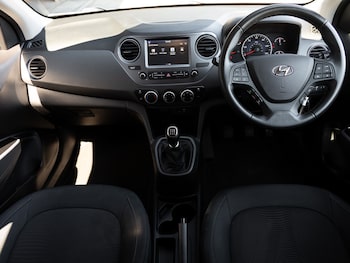 Used Hyundai i10 2019 for sale - 79157322: Photo