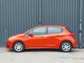 Used Peugeot 208 2015 for sale - 78253454: Photo