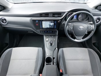 Used Toyota Auris 2018 for sale - 79070213: Photo