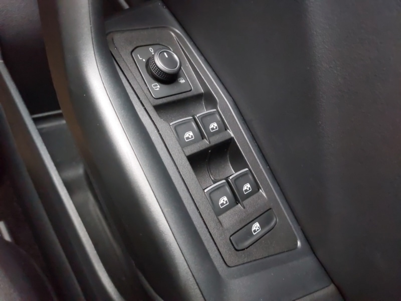 Used Volkswagen T-Roc 2025 for sale - 77141901: Photo 12