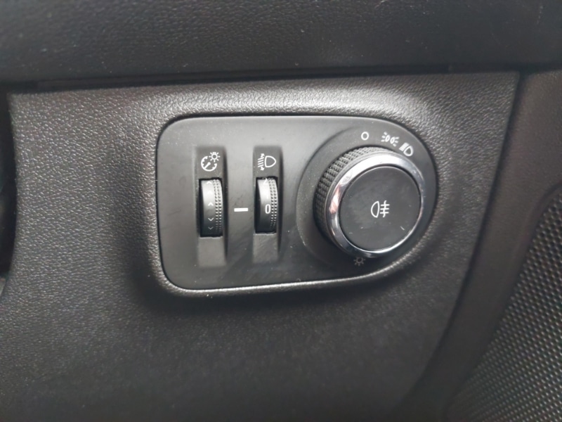 Used Vauxhall Adam 2018 for sale - 76150505: Photo 13