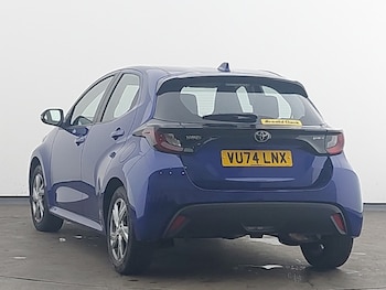 Used Toyota Yaris 2024 for sale - 77126556: Photo