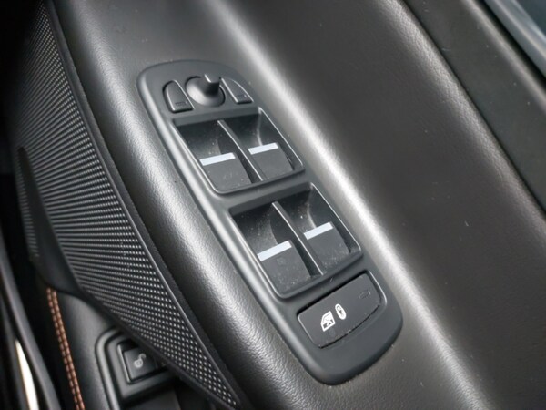 Used Jaguar XE 2018 for sale - 76325678: Photo 12