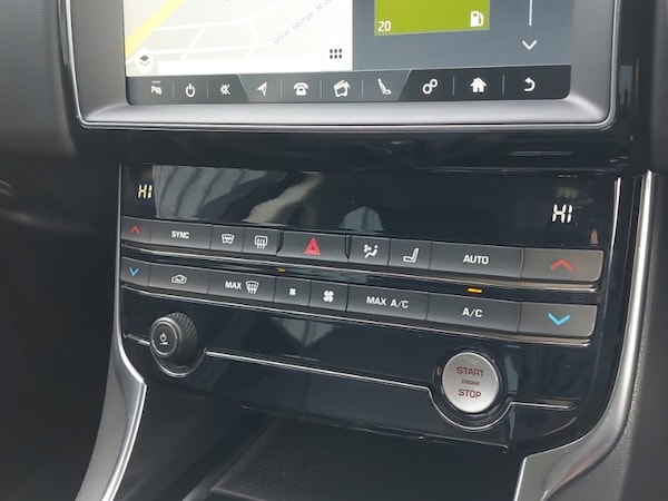 Used Jaguar XE 2018 for sale - 76325678: Photo 15