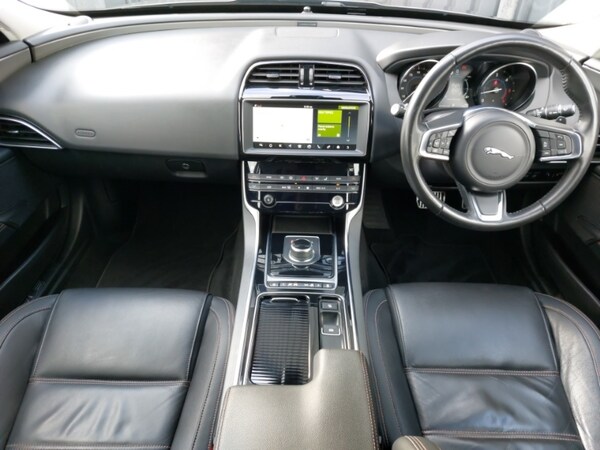 Used Jaguar XE 2018 for sale - 76325678: Photo 2