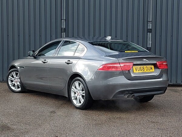 Used Jaguar XE 2018 for sale - 76325678: Photo 3