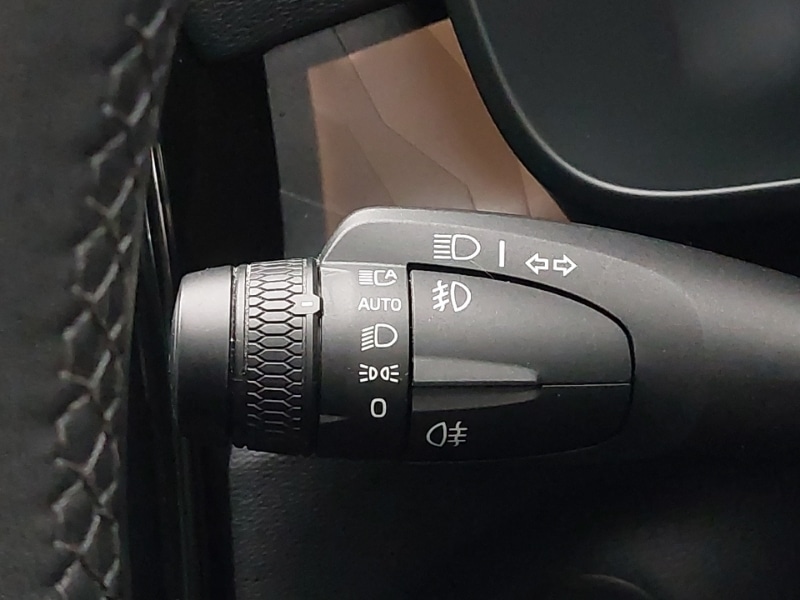 Used Volvo XC40 2023 for sale - 77716600: Photo 15