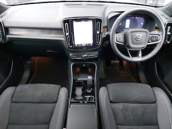 Used Volvo XC40 2023 for sale - 77716600: Photo