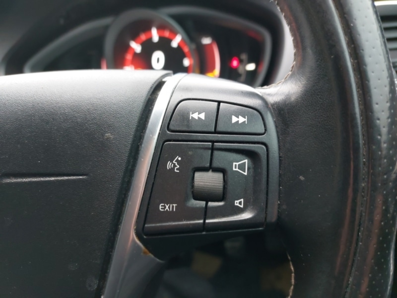 Used Volvo V40 2018 for sale - 77352813: Photo 14