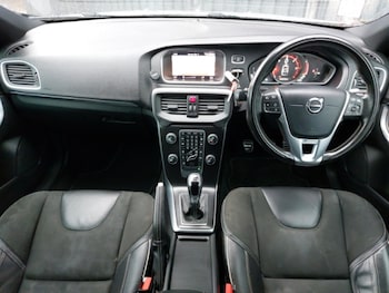 Used Volvo V40 2018 for sale - 77352813: Photo