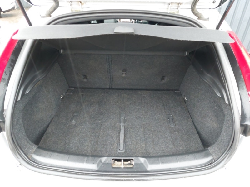 Used Volvo V40 2018 for sale - 77352813: Photo 8