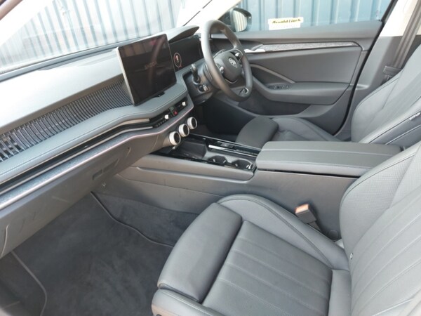 Used Skoda Superb 2024 for sale - 74248684: Photo 5