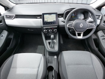 Used Renault Clio 2024 for sale - 79101170: Photo