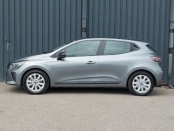 Used Renault Clio 2024 for sale - 79101170: Photo